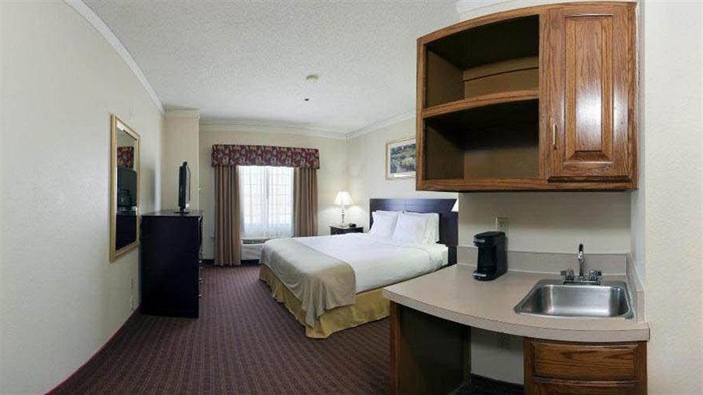 Holiday Inn Express Hotel & Suites Plainview By Ihg Экстерьер фото